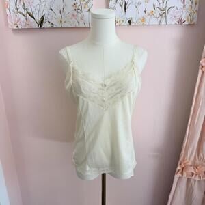 Vintage Ivory Lace Cami with Floral Detail – Size S (Estimate)